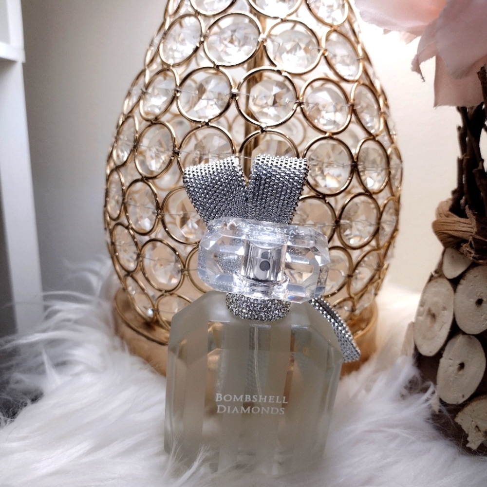 Victoria Secret Limited Edition (Bombshell) Perfume - Picture 3 of 6